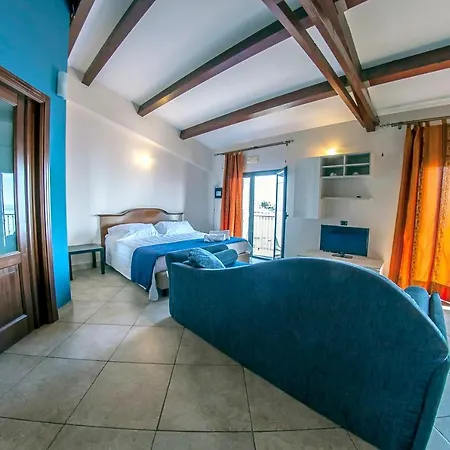 アパート Charming In With Sea View - 50 M² カーポ・ムリーニ