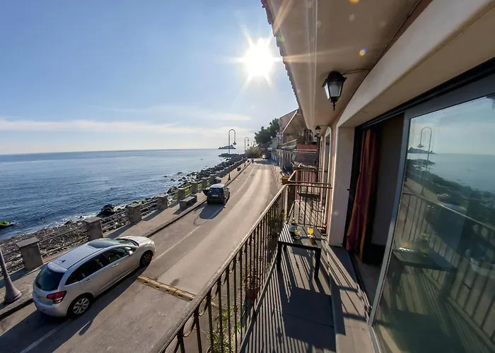 Charming In With Sea View - 50 M² 아파트 카포 물리니